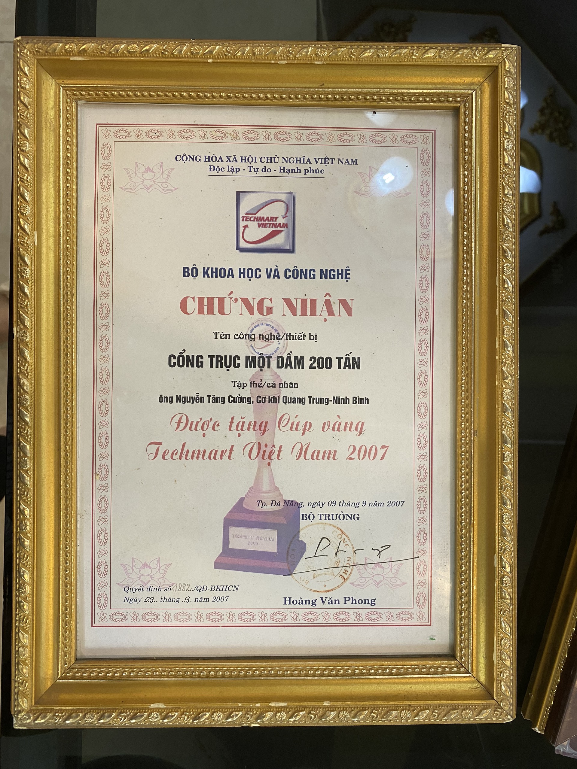 Cúp vàng Techmart Cổng trục một dầm 200 Tấn Tập đoàn Công nghiệp Quang Trung